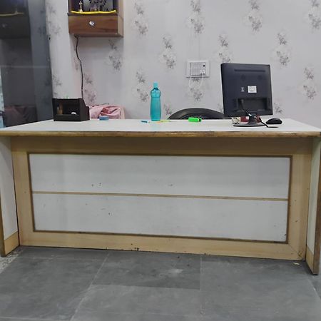 Hotel Shree Ji Greater Noida Esterno foto