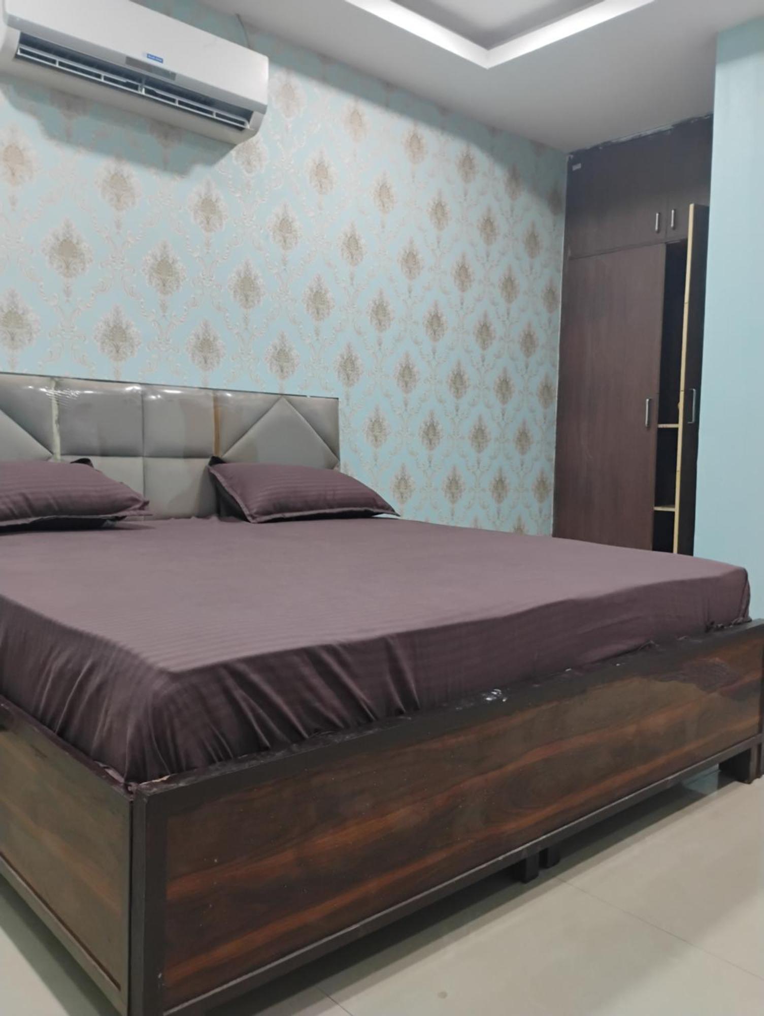 Hotel Shree Ji Greater Noida Esterno foto
