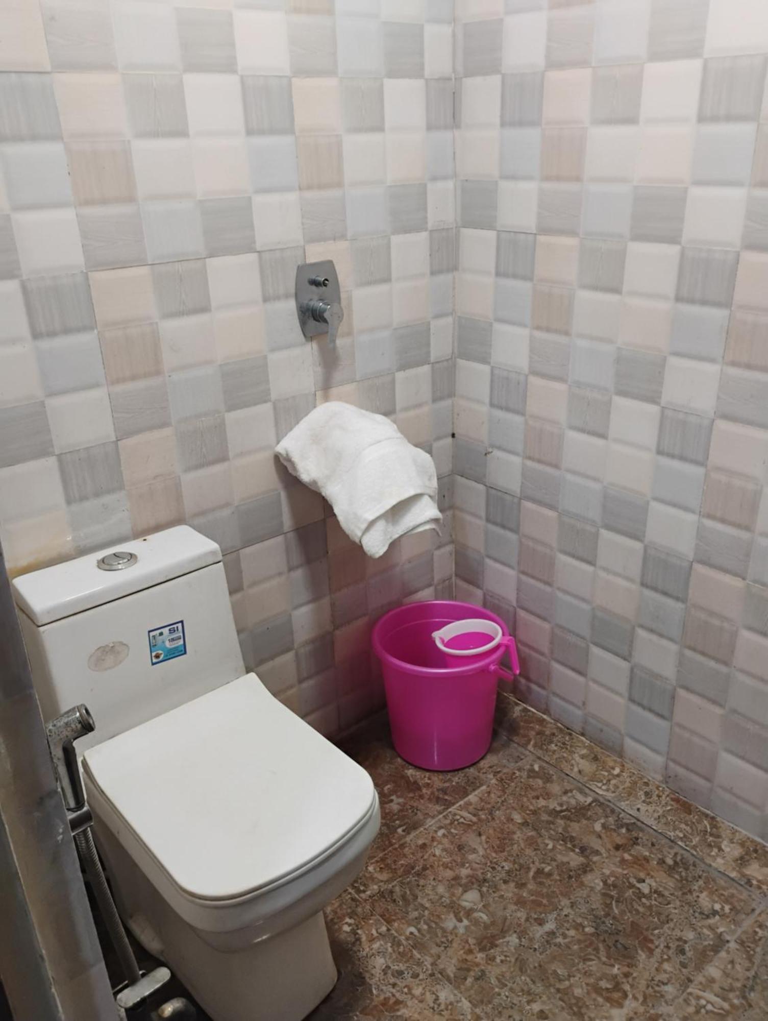 Hotel Shree Ji Greater Noida Esterno foto
